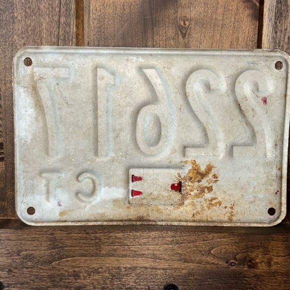 Original 1956 CT Connecticut metal license plate red tab 22617 black/white tag - Picture 3 of 3